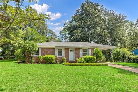 Photo of 403 Farkas Ln, Albany, GA 31705 (MLS # 167249)