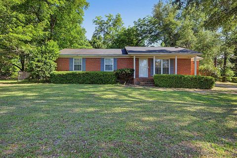 Photo of 108 NE Rosewood Drive NE DR, Albany, GA 31705 (MLS # 169184)