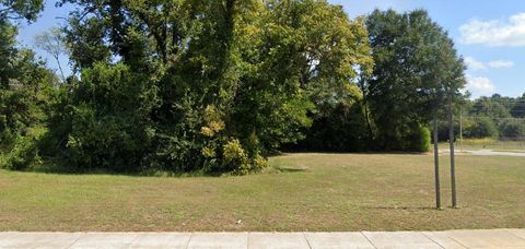 Photo of 720 S Jefferson St, Albany, GA 31701 (MLS # 167310)