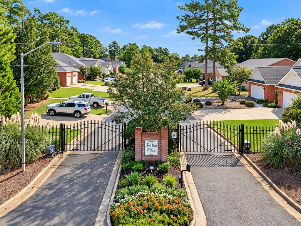 3125 Wax Myrtle Ln