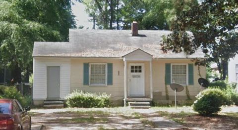 Photo of 908 W Lincoln Avenue, Albany, GA 31701 (MLS # 161170)