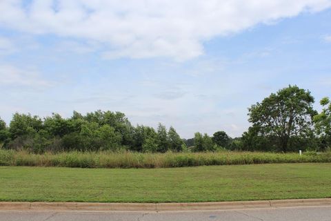 Photo of 197 Stonegate Drive, Albany, GA 31721 (MLS # 165427)