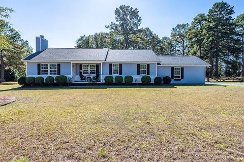Photo of 4506 Chateau Drive, Albany, GA 31721 (MLS # 167054)