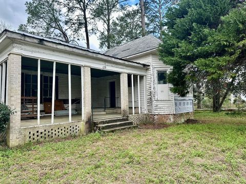 Photo of 129 NW Main Street, Warwick, GA 31796 (MLS # 166848)