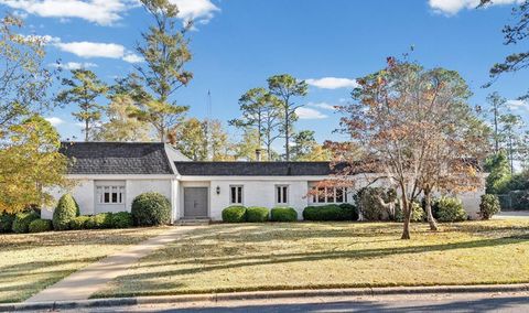 Photo of 1640 Valencia Drive N Dr, Albany, GA 31707 (MLS # 167164)
