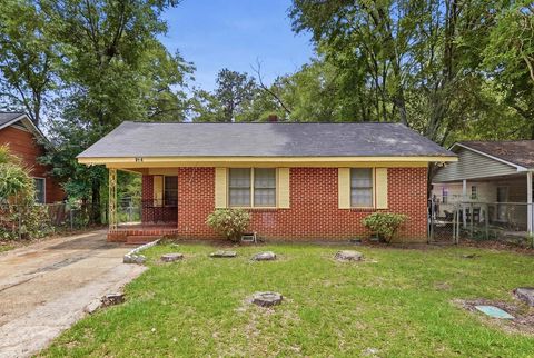 Photo of 808 Mercer Avenue W AVE, Albany, GA 31701 (MLS # 169115)