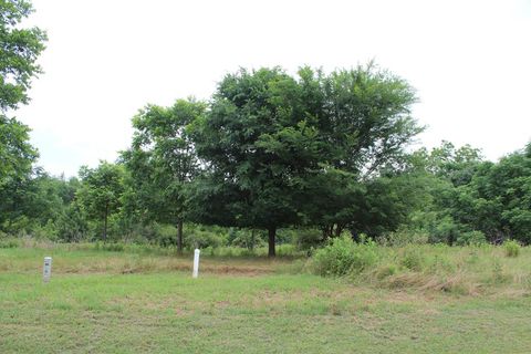 Photo of 220 Wentworth Ln, Albany, GA 31721 (MLS # 165393)