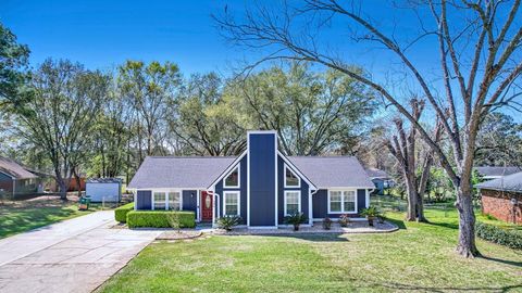 Photo of 504 Longbow Drive, Albany, GA 31721 (MLS # 168736)