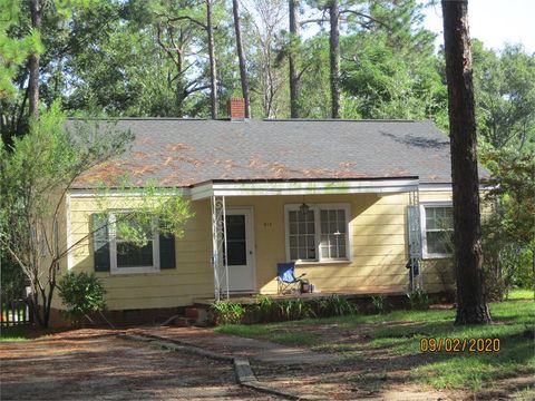 Photo of 917 9th Avenue, Albany, GA 31701 (MLS # 161173)