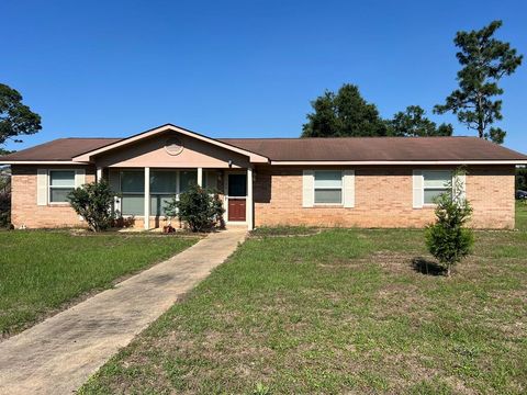 Photo of 414 Pine Glen Dr, Albany, GA 31705 (MLS # 169148)