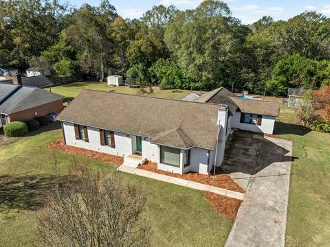 Photo of 112 Berkeley Road, Albany, GA 31721 (MLS # 167066)