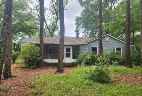 Photo of 203 S Valencia Drive, Albany, GA 31707 (MLS # 169223)