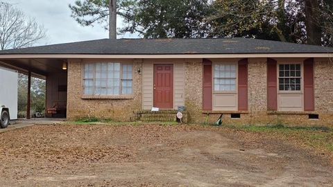 Photo of 161 Kinchafoonee Creek Drive, Leesburg, GA 31763 (MLS # 167570)