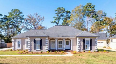 Photo of 2813 W Doublegate Drive W Dr, Albany, GA 31721 (MLS # 168788)