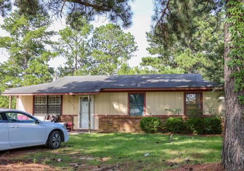 Photo of 1013 Exeter Dr, Albany, GA 31705 (MLS # 166823)