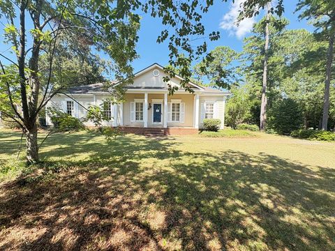 Photo of 3803 Gateway Avenue, Albany, GA 31721 (MLS # 166730)