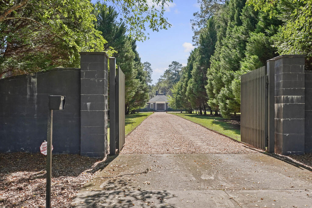 5614 Oak Borough Lane