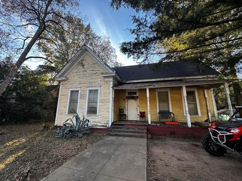 Photo of 527 Orange St NE, Dawson, GA 39842 (MLS # 167061)