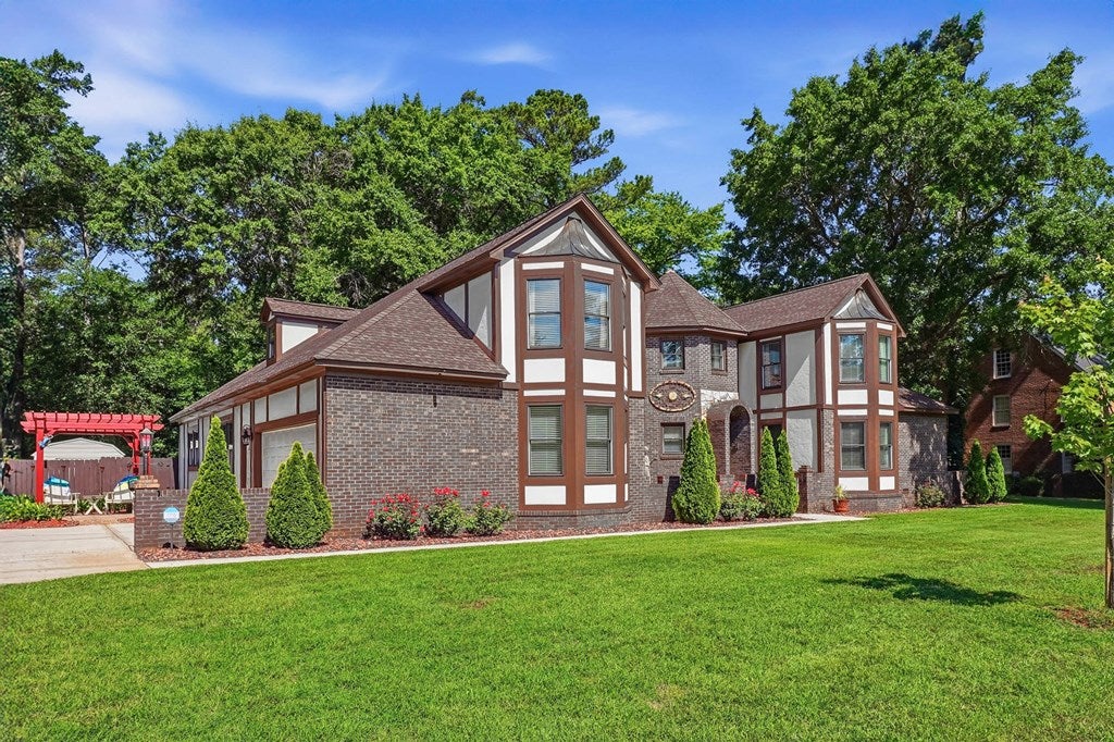 2511 Fox Ridge Dr
