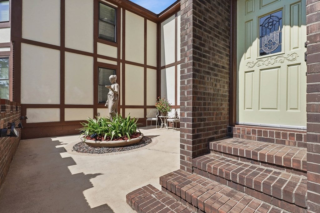 2511 Fox Ridge Dr