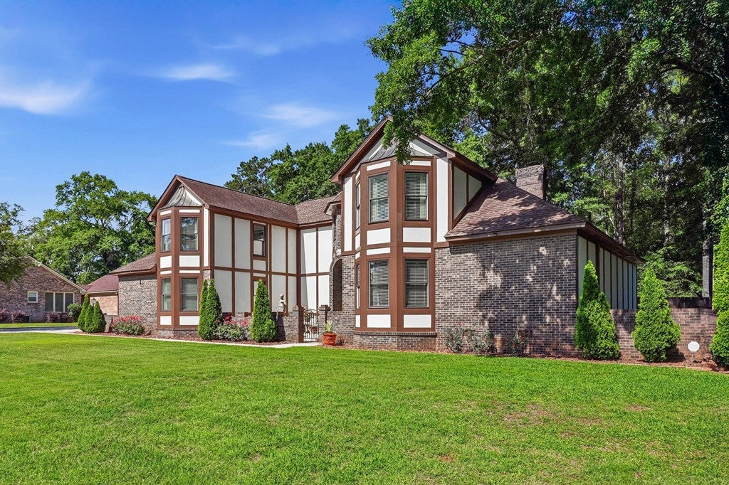 2511 Fox Ridge Dr