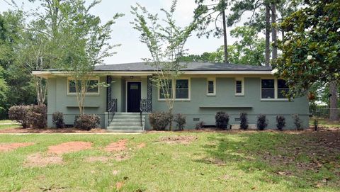 Photo of 1009 Summit Drive, Albany, GA 31707 (MLS # 163733)