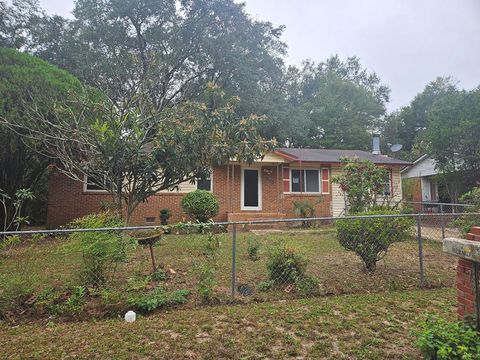 Photo of 1505 McArthur Street, Albany, GA 31701 (MLS # 167037)