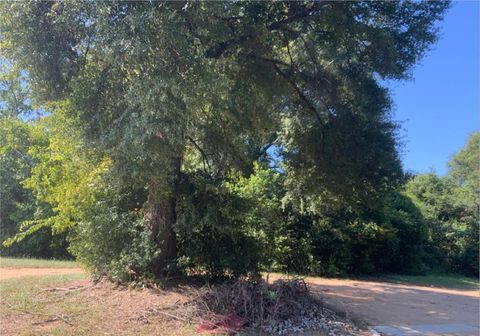 Photo of 404 Cedar Ave, Albany, GA 31701 (MLS # 165459)