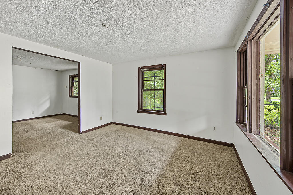 304 Wells Ave