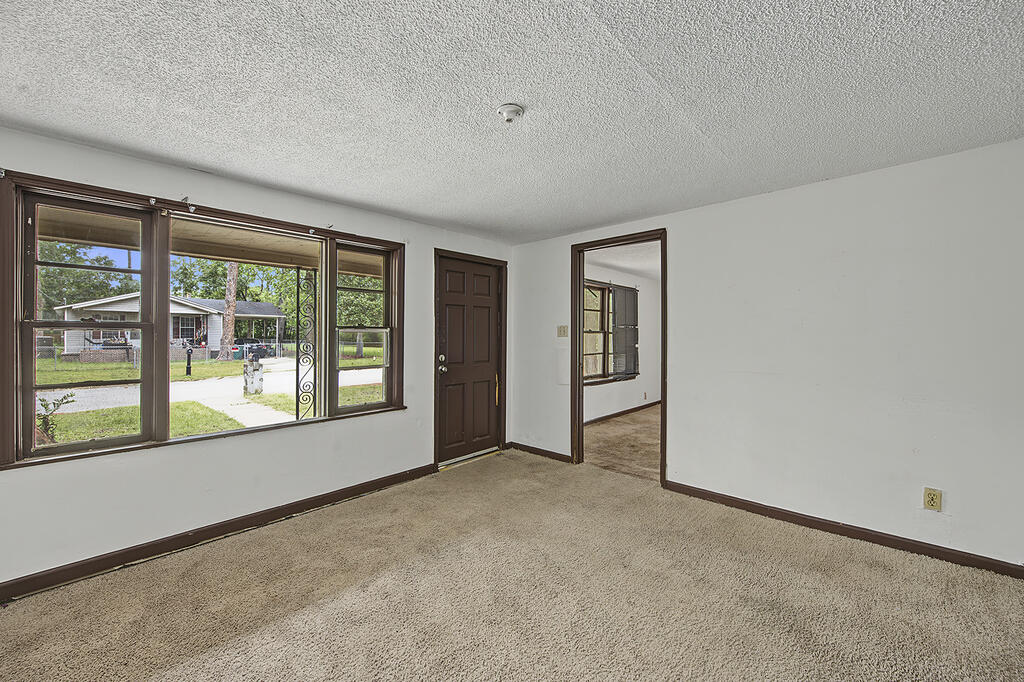 304 Wells Ave