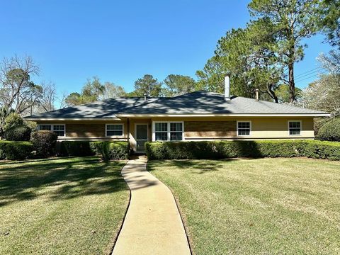 Photo of 1801 Acker Drive, Albany, GA 31707 (MLS # 168765)