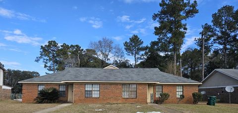 Photo of 174 Creek Drive, Leesburg, GA 31763 (MLS # 164274)