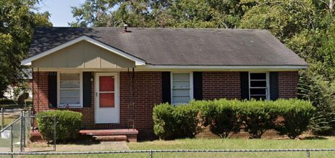 Photo of 807 Hobson Street, Albany, GA 31705 (MLS # 161144)