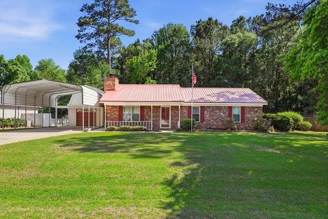 Photo of 139 Pelham Drive, Leesburg, GA 31763 (MLS # 169039)