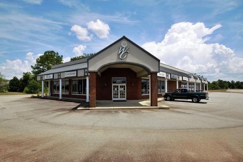 Photo of 2820 Meredyth Dr, Albany, GA 31707 (MLS # 167223)