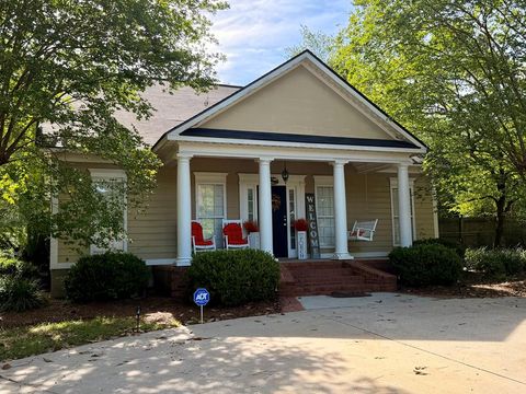 Photo of 1506 Pinecrest Dr, Albany, GA 31707 (MLS # 169062)