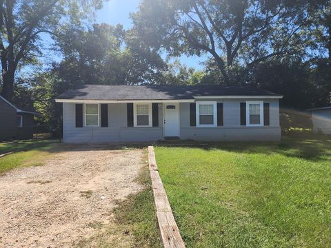 Photo of 113 Morningside Drive, Albany, GA 31705 (MLS # 166828)