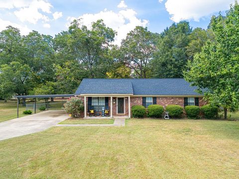 Photo of 104 Wayside Court, Leesburg, GA 31763 (MLS # 166790)