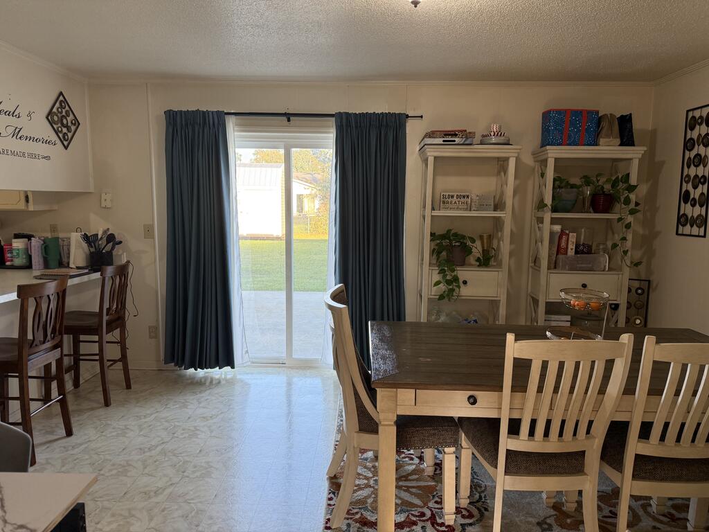 410 NW Pine Glen Dr