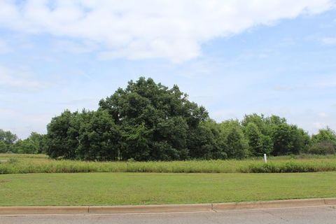 Photo of 203 Stonegate Drive, Albany, GA 31721 (MLS # 165424)