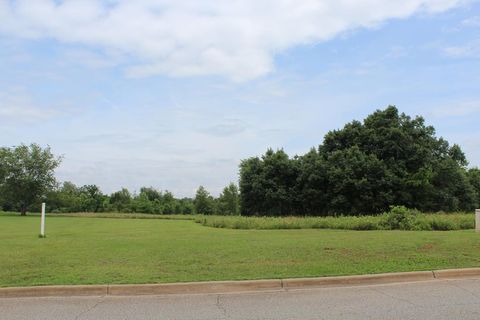 Photo of 205 Stonegate Drive, Albany, GA 31721 (MLS # 165423)