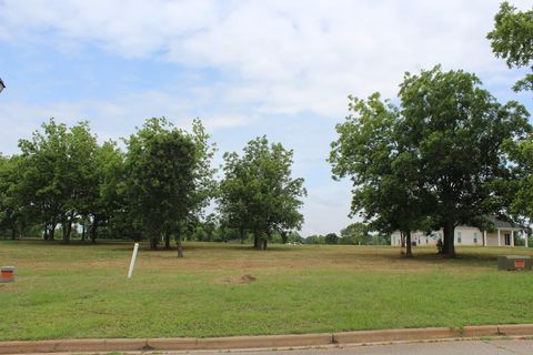 Photo of 205 Wentworth Ln, Albany, GA 31721 (MLS # 165416)