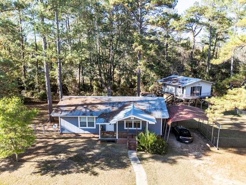 Photo of 2430 Beachview Dr, Albany, GA 31705 (MLS # 167121)