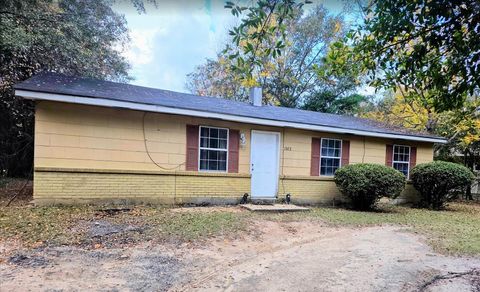 Photo of 1503 Beverly Ave, Albany, GA 31705 (MLS # 167333)