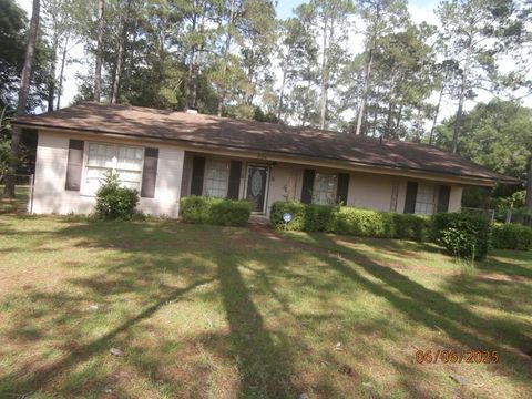 Photo of 2124 Longleaf Drive, Albany, GA 31707 (MLS # 167125)