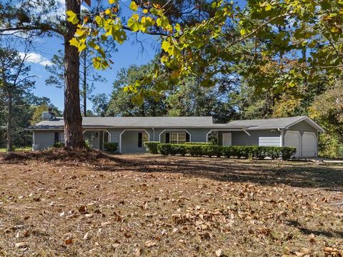 Photo of 202 Oak Grove Drive, Albany, GA 31705 (MLS # 167093)