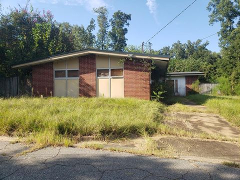 Photo of 2034 Riverview Circle, Albany, GA 31705 (MLS # 166850)