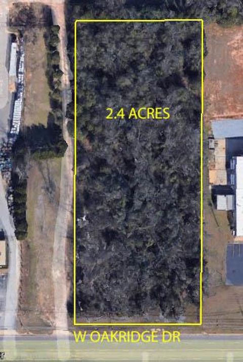 Photo of 1825 Oakridge Drive, Albany, GA 31707 (MLS # 166685)