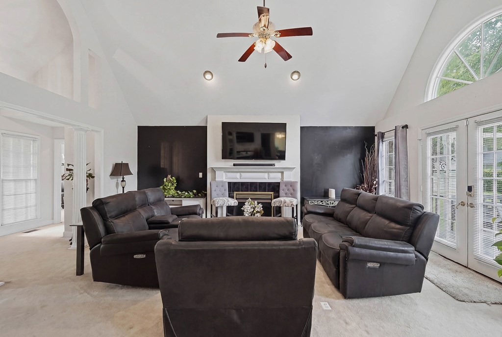 2810 W Doublegate Drive