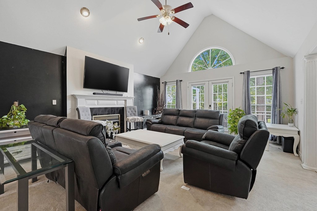 2810 W Doublegate Drive